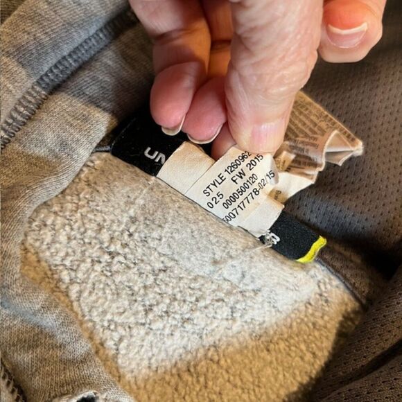 Under Armour Cold Gear Gray Hoodie Lightweight Contrast Surge Stitch Medium - Picture 8 of 9